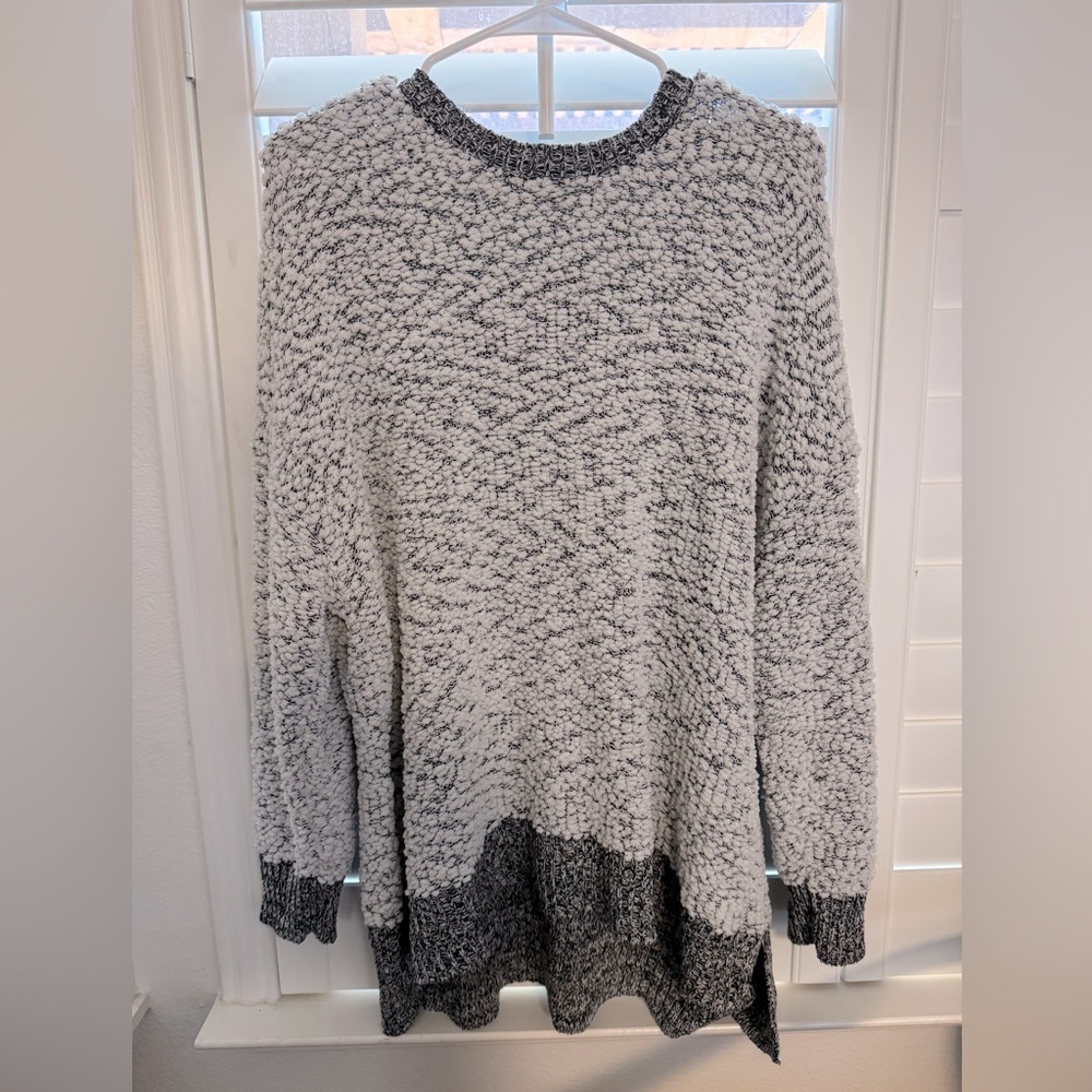 Black and white 2X Cupio Women’s Sweater